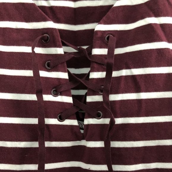 Garage Cropped Tank Top - Picture 3 of 3